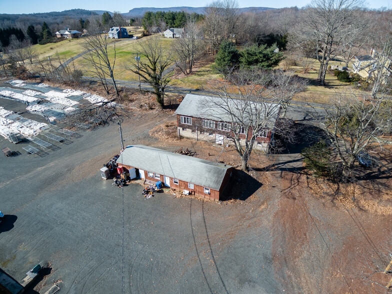 More Photos Of 1709 Kensington Rd, Berlin Specialty For Sale