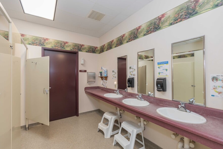 More Photos Of 2400 N Coulter St, Amarillo Religious Facility For Sale