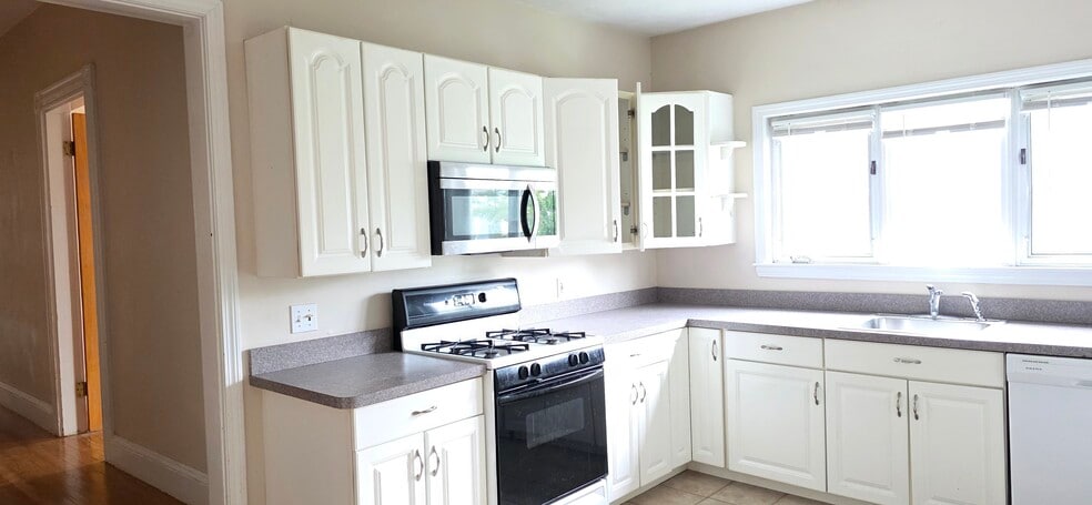 More Photos Of 53 Park St, Arlington Multifamily For Sale