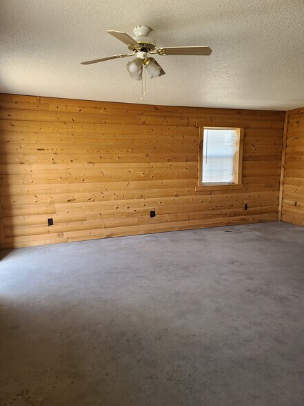 More Photos Of W5285 Highway 82, Mauston Self Storage For Lease