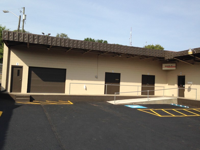 More Photos Of 1714 7th Ave, Charleston Warehouse For Lease