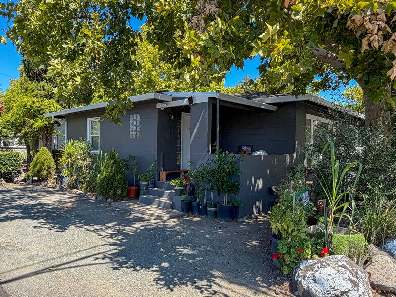 More Photos Of 1701 Lake St, Calistoga Apartments For Sale