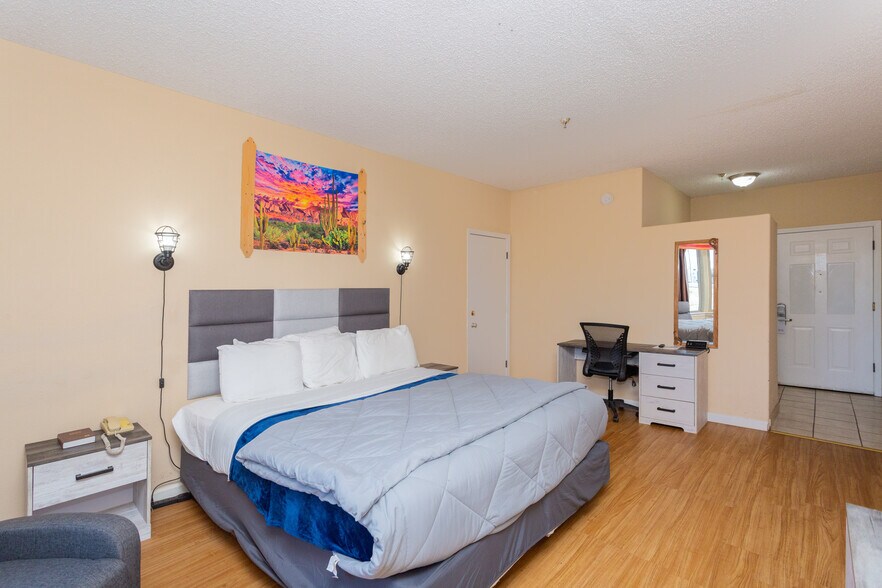 More Photos Of 2803 W 2nd St, Roswell Hotel For Sale