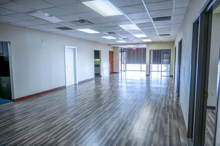 More Photos Of 203-207 SW C Ave, Lawton General Retail For Lease