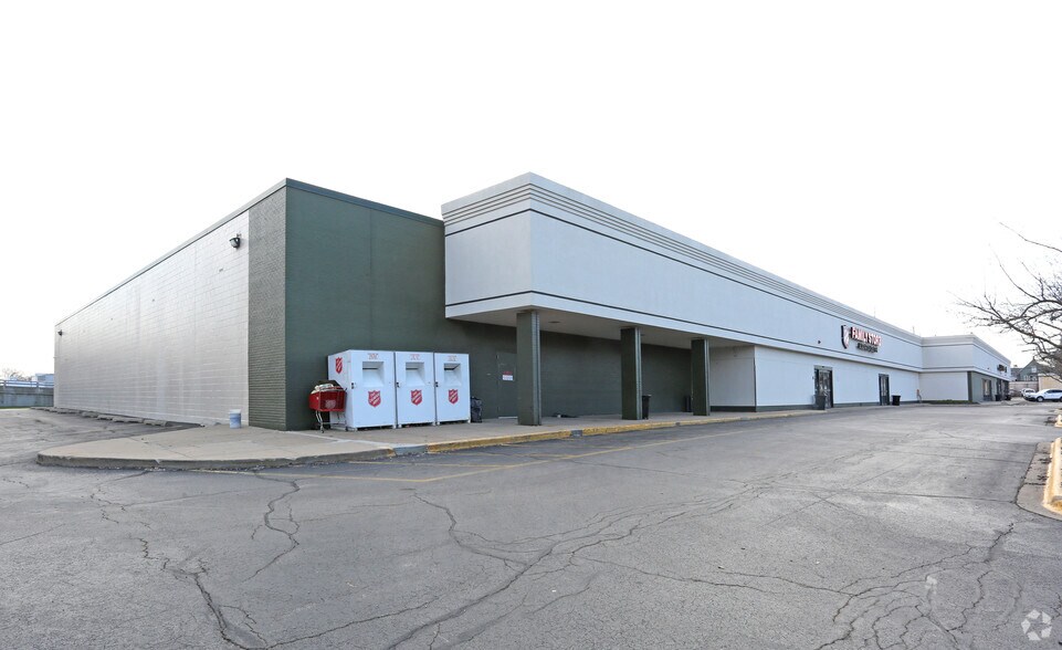 More Photos Of 110 S State St, Belvidere Unknown For Sale