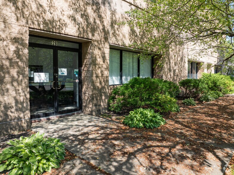 More Photos Of 28 Sawgrass Dr, Bellport Village Manufacturing For Sale