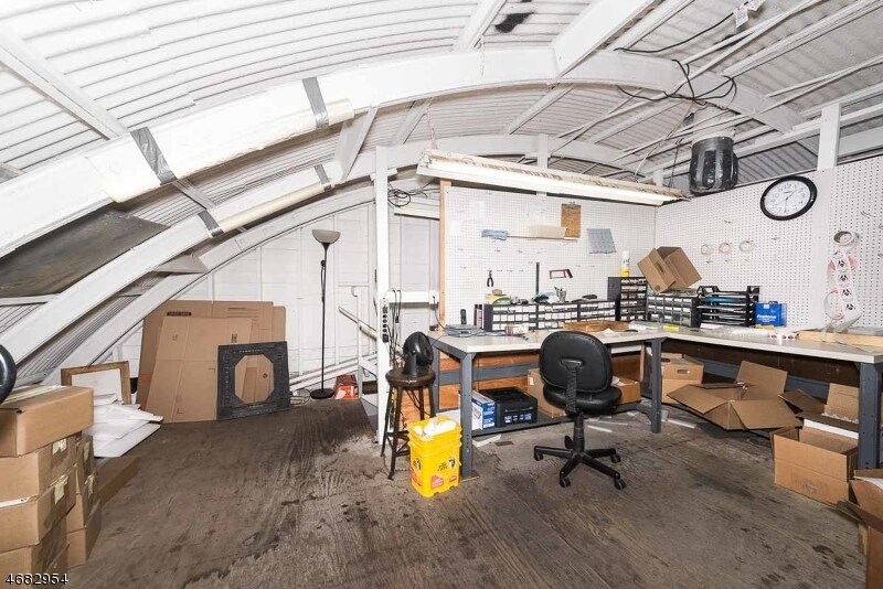 More Photos Of 131 Lincoln Blvd, Middlesex Manufacturing For Lease