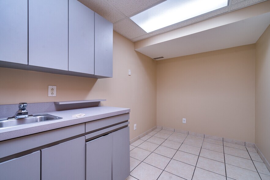 More Photos Of 7345 Far Hills Ave, Dayton Medical For Lease