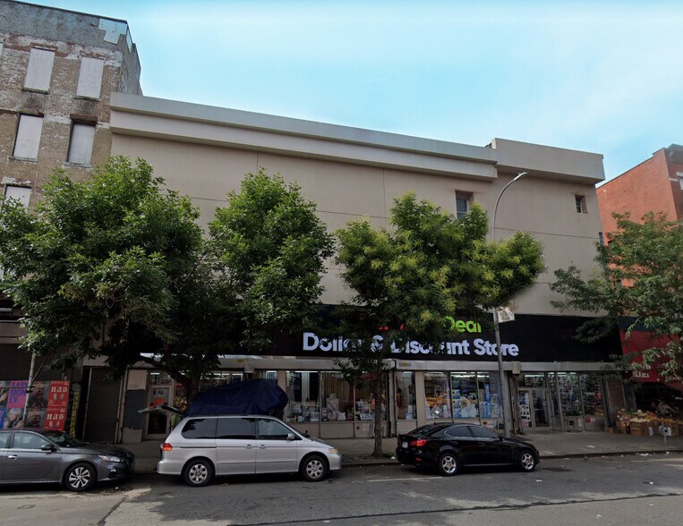 Primary Photo Of 2108-2116 3rd Ave, New York General Retail For Lease