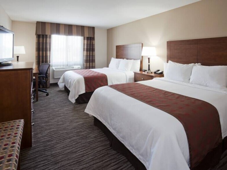 More Photos Of 211 W Main St, Parkers Prairie Hotel For Sale