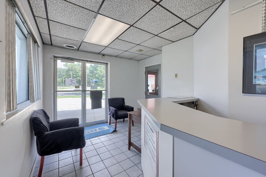 More Photos Of 1475 Carlisle Rd, York General Retail For Sale
