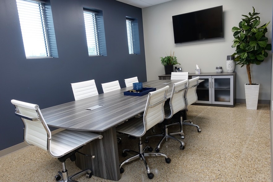 More Photos Of 1430 N Harvey Mitchell Pkwy, Bryan Office For Lease