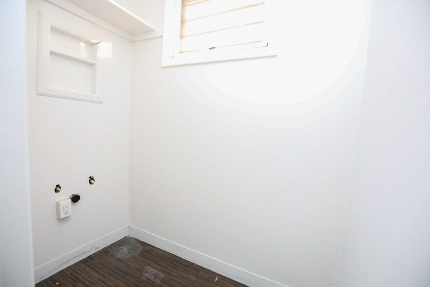 More Photos Of 190 Broadway, Port Ewen Apartments For Lease