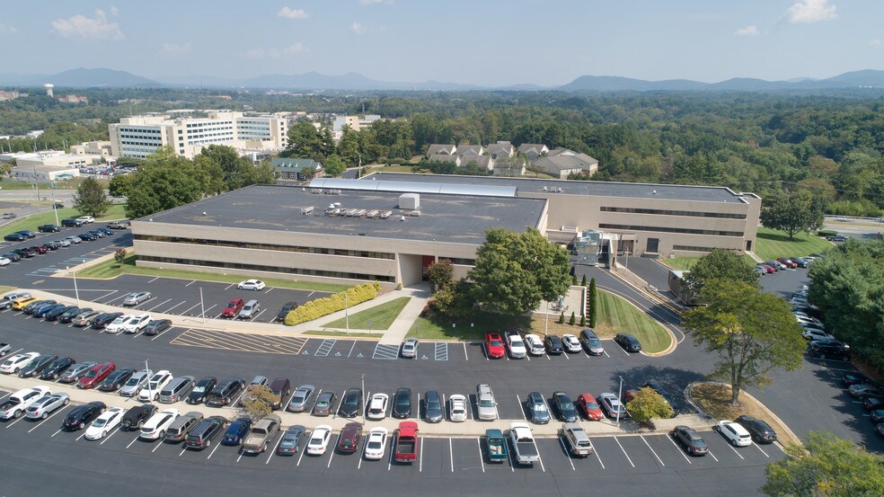 More Photos Of 1325 Electric Rd, Roanoke Office For Sale