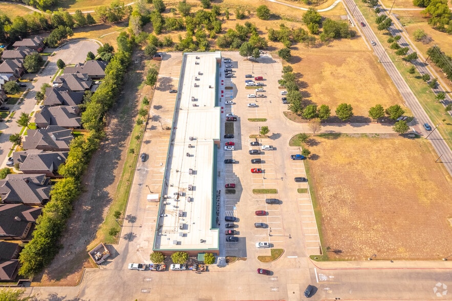More Photos Of 2122 Rufe Snow Dr, Keller Storefront For Sale