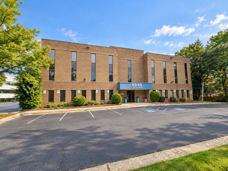 Primary Photo Of 2235 Cedar Ln, Vienna Medical For Lease
