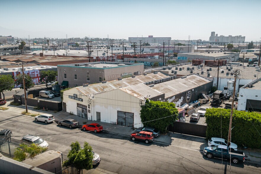More Photos Of 1410-1412 Elwood St, Los Angeles Warehouse For Sale