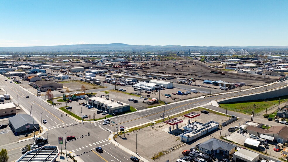 More Photos Of 1211 E Lewis St, Pasco Convenience Store For Sale