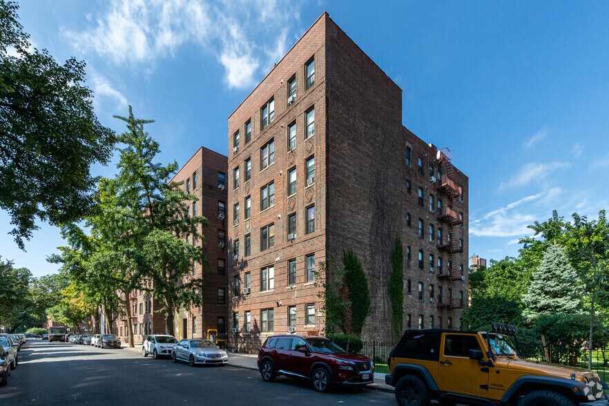 Primary Photo Of 3971 Gouverneur Ave, Bronx Apartments For Sale