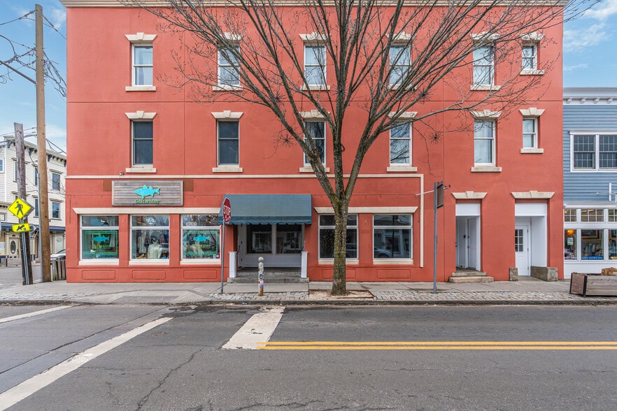 Primary Photo Of 123 Main St, Greenport Storefront Retail Residential For Lease