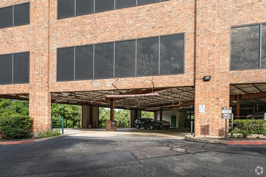 More Photos Of 4201 Bee Caves Rd, Austin Medical For Lease