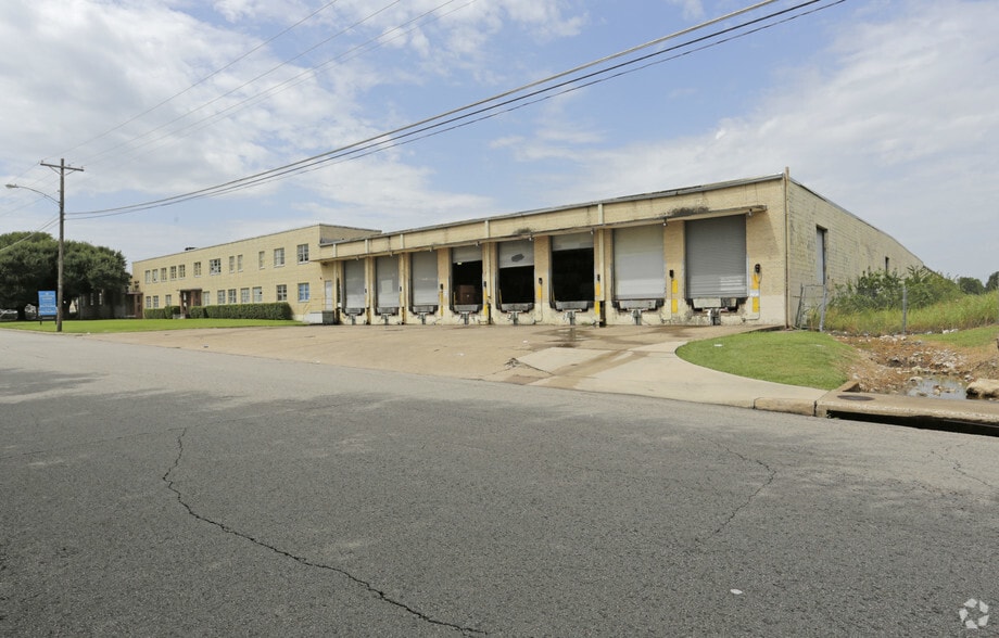 More Photos Of 2743 Pierce St, Dallas Manufacturing For Sale