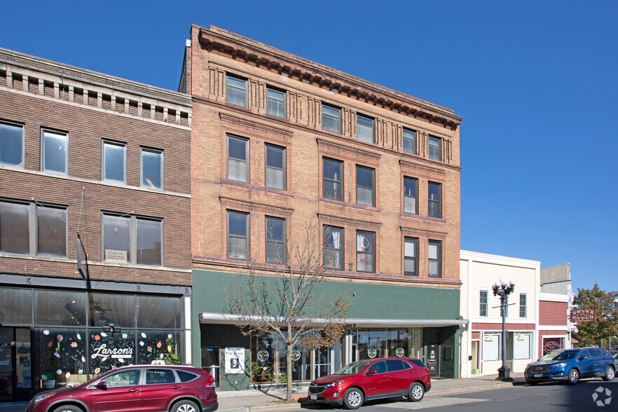 More Photos Of 511-513 Main St, La Crosse Storefront Retail Office For Lease