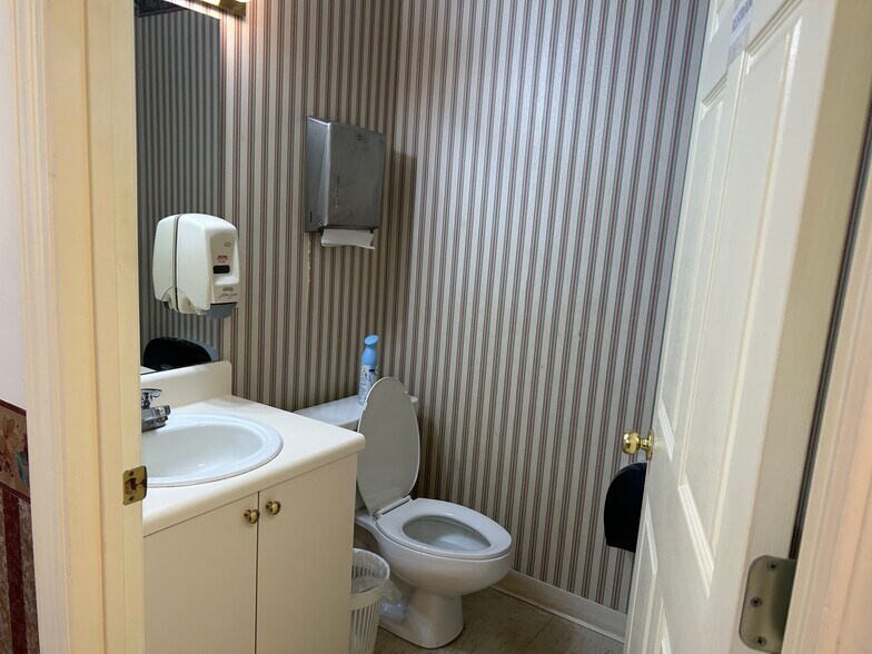 More Photos Of 1283 SW Sr-47, Lake City Medical For Lease