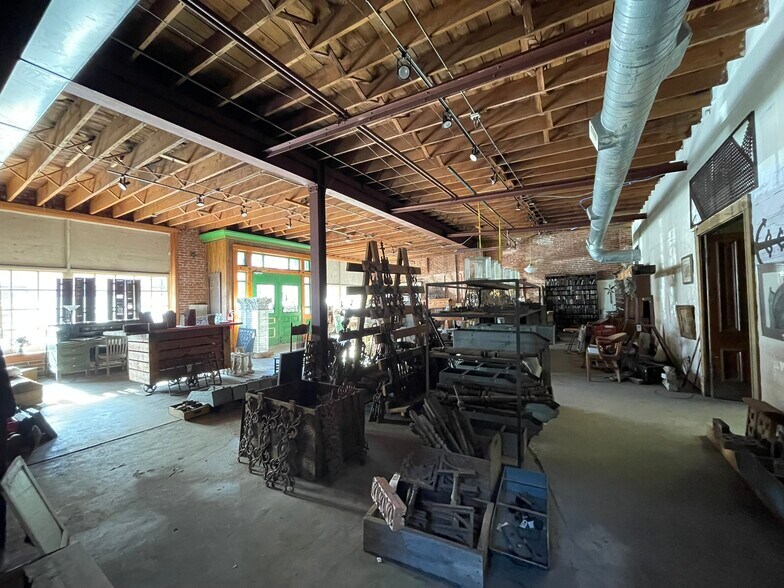 More Photos Of 2701-2729 Lafayette Ave, Saint Louis General Retail For Sale