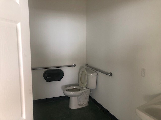 More Photos Of 1102 S Us Highway 1, Fort Pierce Storefront Retail Office For Sale