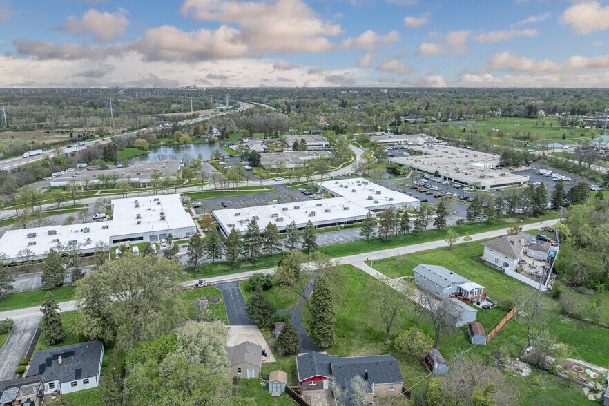 More Photos Of 901-939 Parkview Blvd, Lombard Office For Lease