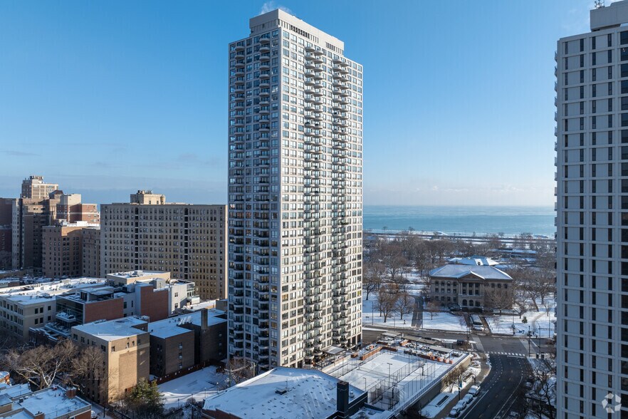 More Photos Of 2020 N Lincoln Park West, Chicago Apartments For Sale