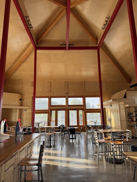 More Photos Of 9660 NE Fox Farm Rd, Dundee Restaurant For Sale