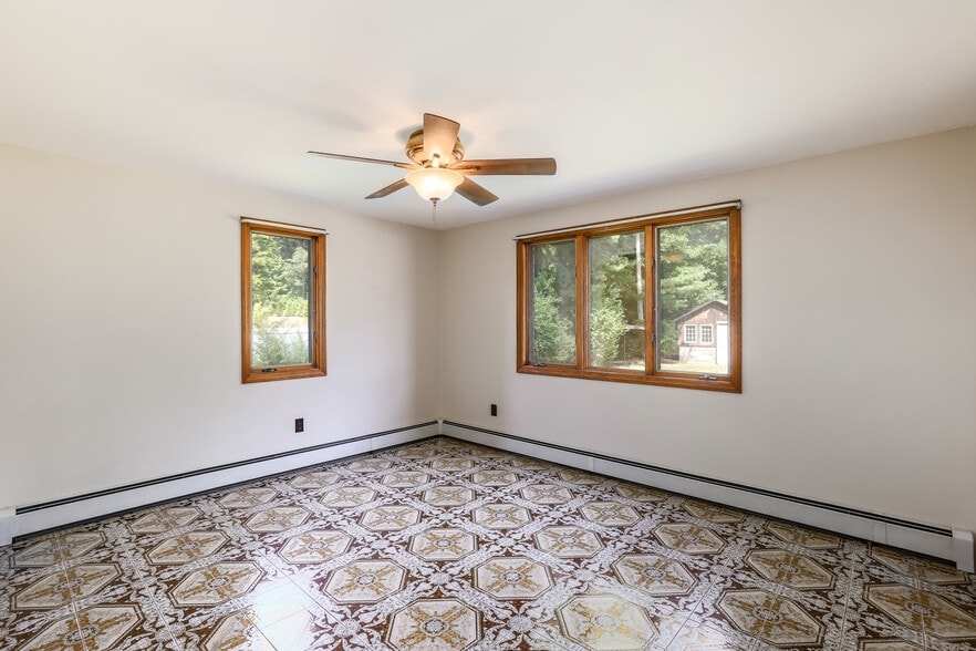 More Photos Of 199 Main St, Shrewsbury Specialty For Sale
