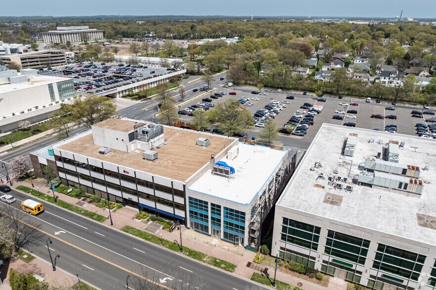 More Photos Of 1051 Franklin Ave, Garden City Office For Sale