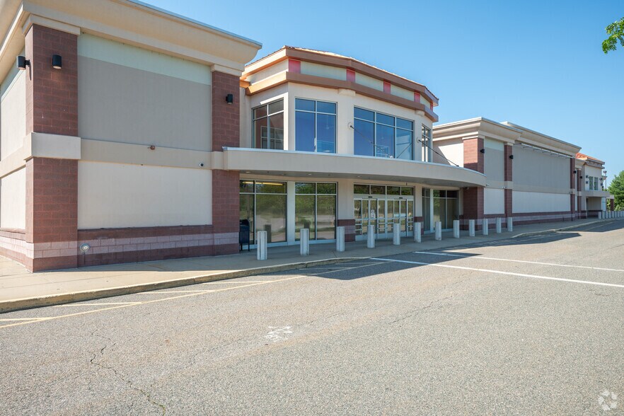 More Photos Of 341 Plymouth St, Halifax General Retail For Sale