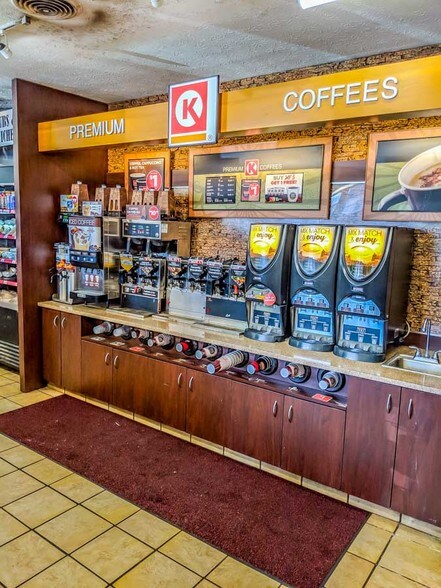 More Photos Of 501 N Main St, Sharpsburg Convenience Store For Sale