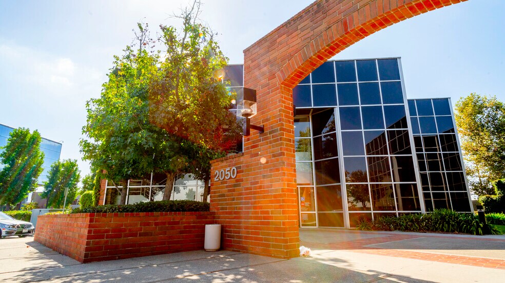 More Photos Of 2040 S Santa Cruz St, Anaheim Loft Creative Space For Lease