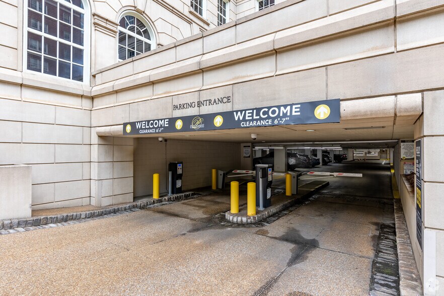 More Photos Of 1355 Peachtree St NE, Atlanta Office For Lease