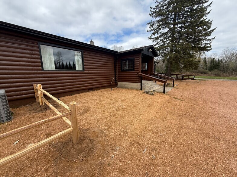 More Photos Of 1640 W US-2, Crystal Falls Restaurant For Sale