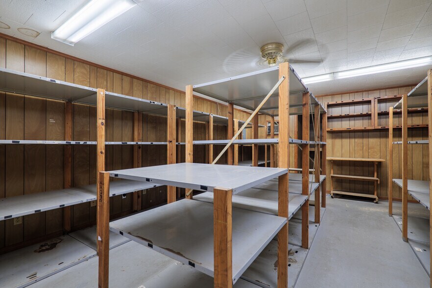 More Photos Of 450 W Highway 64, Lakeland Warehouse For Lease