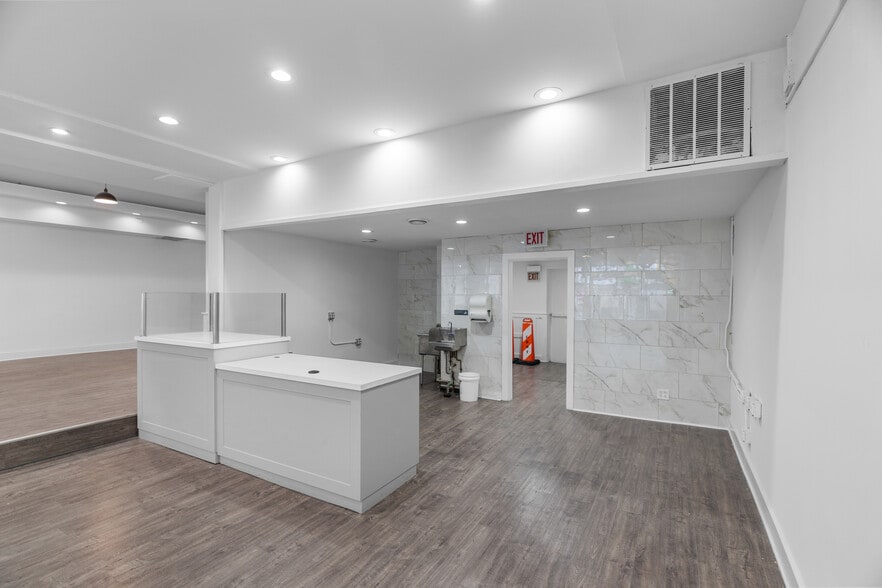 More Photos Of 440 N State St, Chicago Apartments For Lease