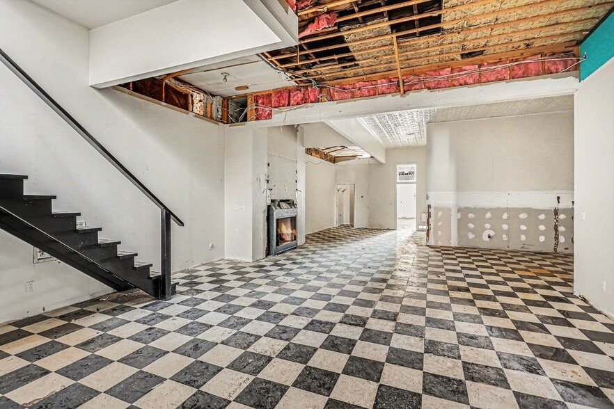 More Photos Of , Bay City General Retail For Sale