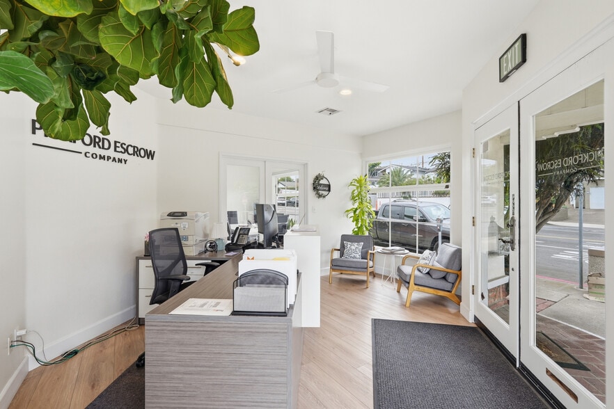 More Photos Of 1495 Glenneyre St, Laguna Beach Freestanding For Lease