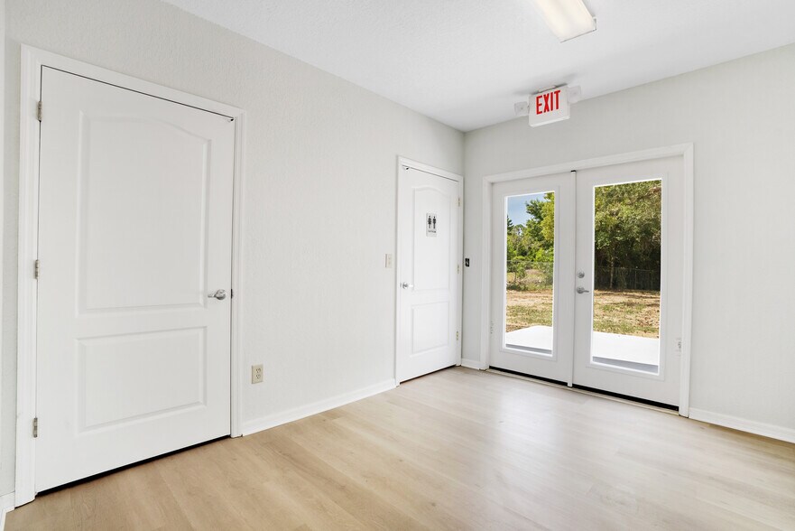 More Photos Of 3248 Commercial Way, Spring Hill Medical For Sale