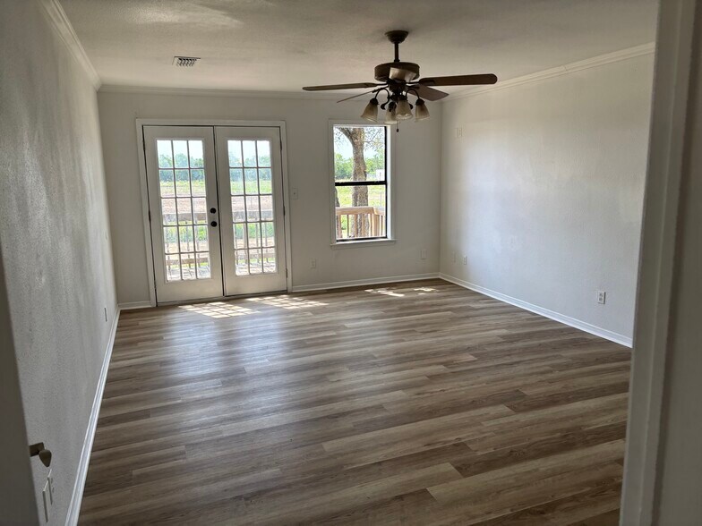 More Photos Of 4510 FM 1102, New Braunfels Office For Lease