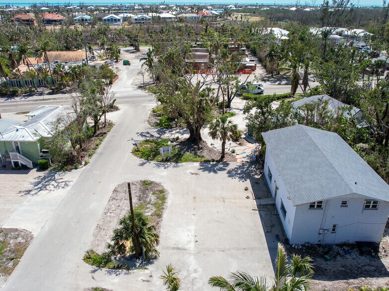 More Photos Of 905 Fitzhugh St, Sanibel Freestanding For Sale