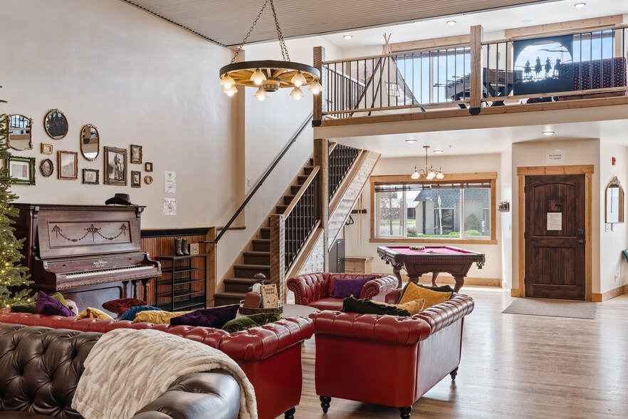 More Photos Of 417 Main St, Ashton Specialty For Sale