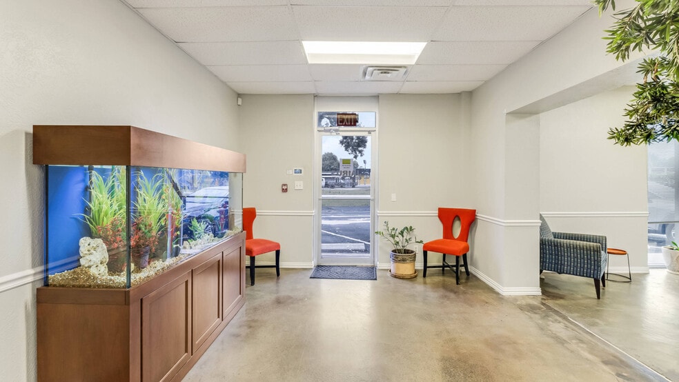 More Photos Of 2925 Fm 1960 Rd, Humble Office For Sale