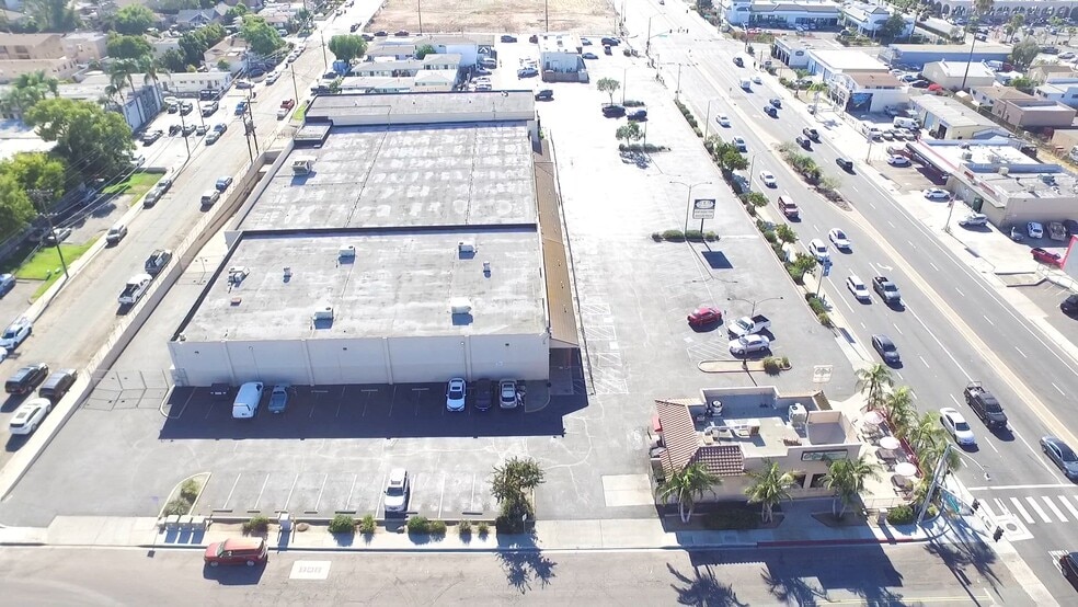 More Photos Of 7663-7667 Broadway, Lemon Grove Supermarket For Sale